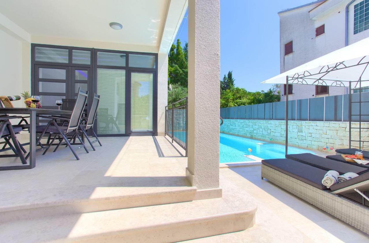 Luxury Vall Apartment クルク エクステリア 写真