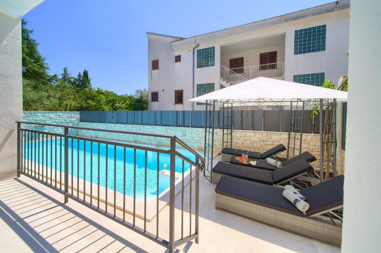 Luxury Vall Apartment クルク エクステリア 写真