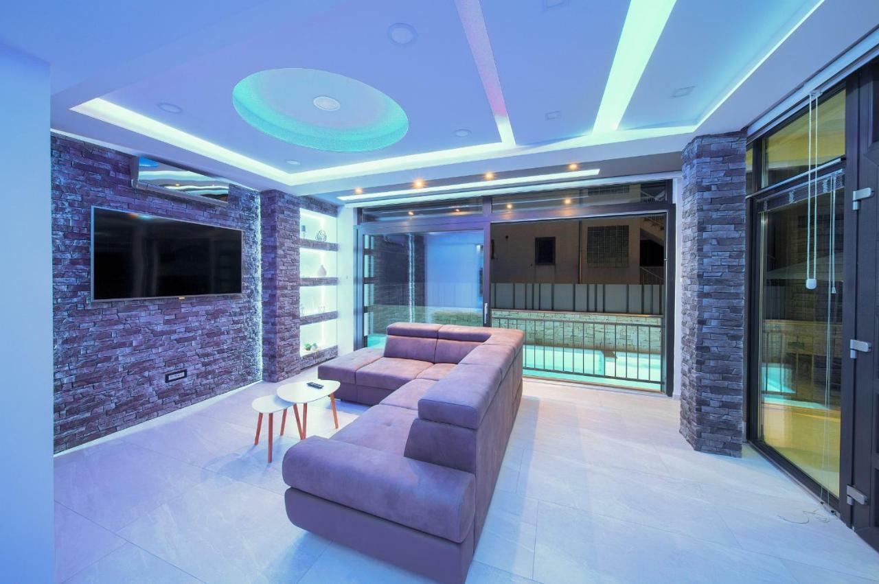Luxury Vall Apartment クルク エクステリア 写真